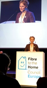 It- och energiminister Anna-Karin Hatt talar på konferens om Fiber to the Home i Stockholm. Foto: Sandra Wiaderny / Regeringskansliet